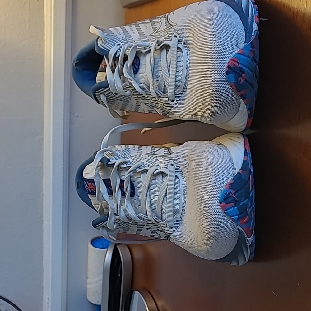 Mizuno wave rider 26 size 8.5